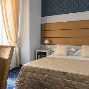 Standard Zimmer mit Kingsize-Bett